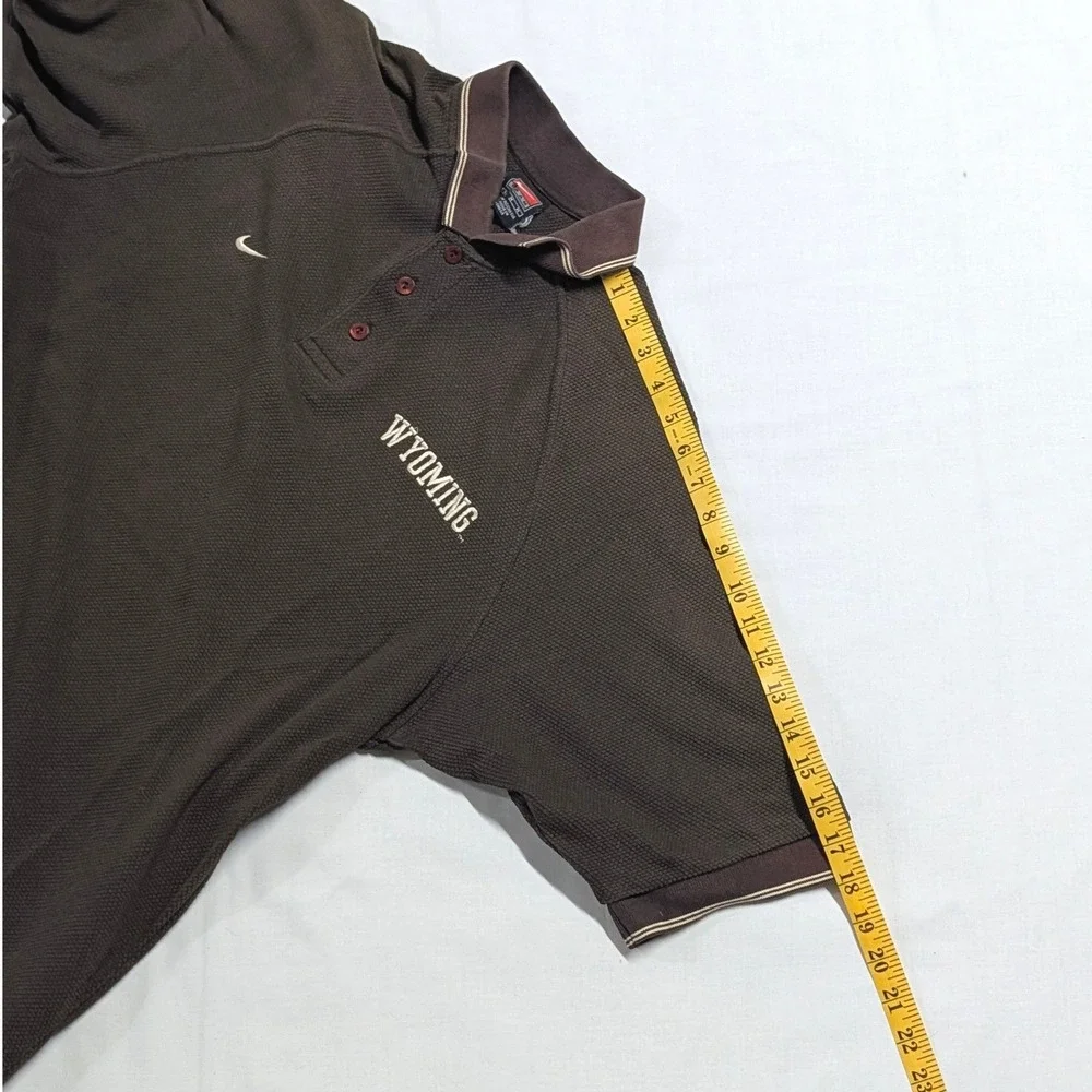 Nike Team Wyoming Cowboys Men Brown Polo Shirt Medium NCAA Collegiate Sportswear